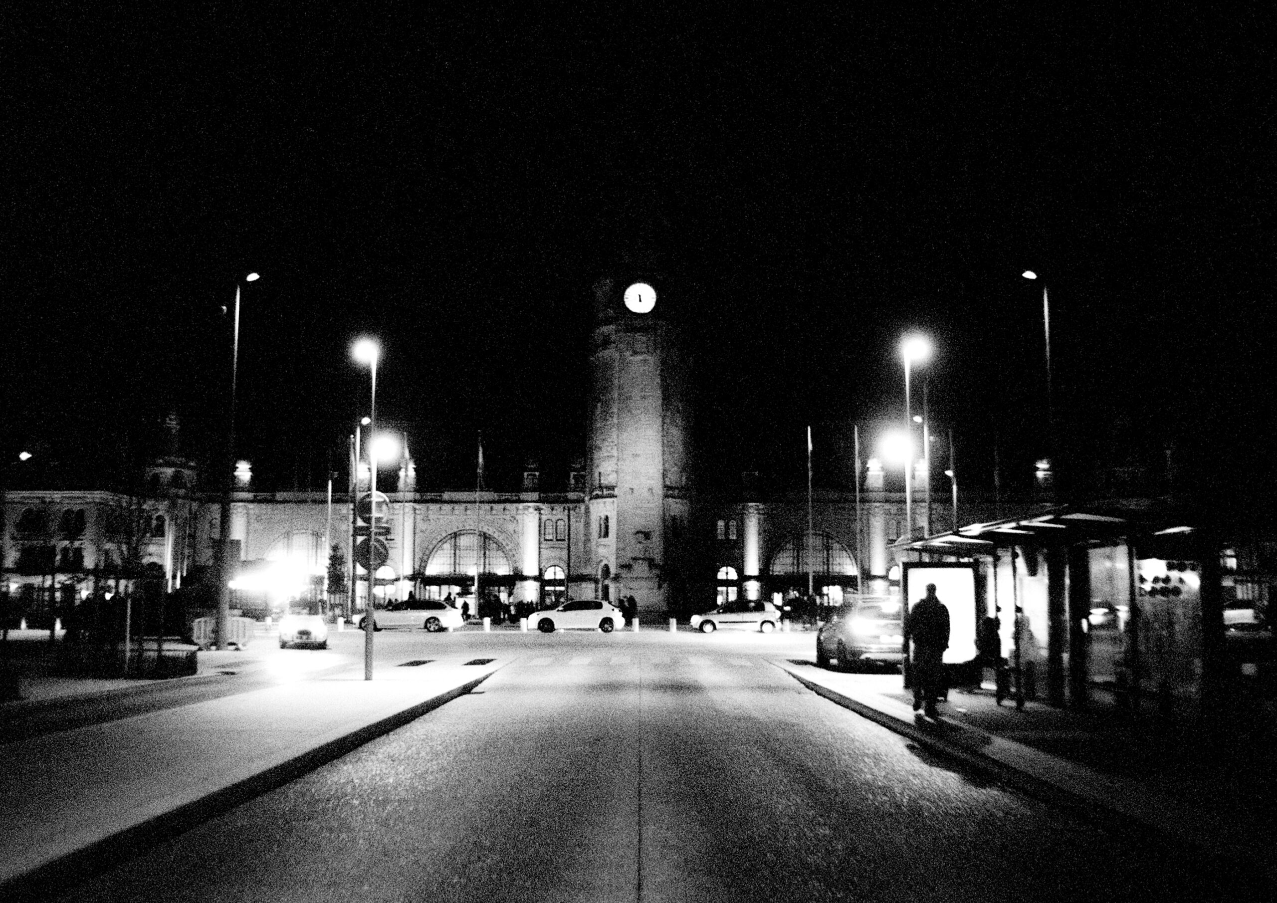 La Rochelle Retro 400s - Le parvis de nuit – Image 2